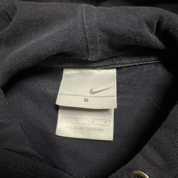 Nike Black Hoodie with Subtle Logo - Picture 3 of 6
